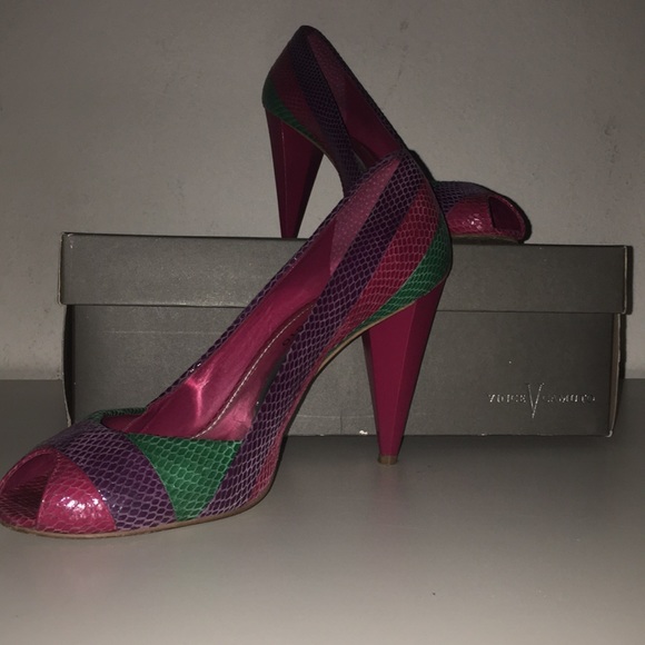 Vince Camuto Oaks Peep toe Pump - Picture 5 of 7